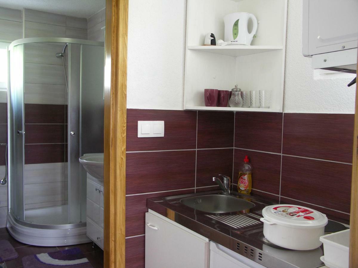 Apartments Zegarac House Korenica Exterior foto